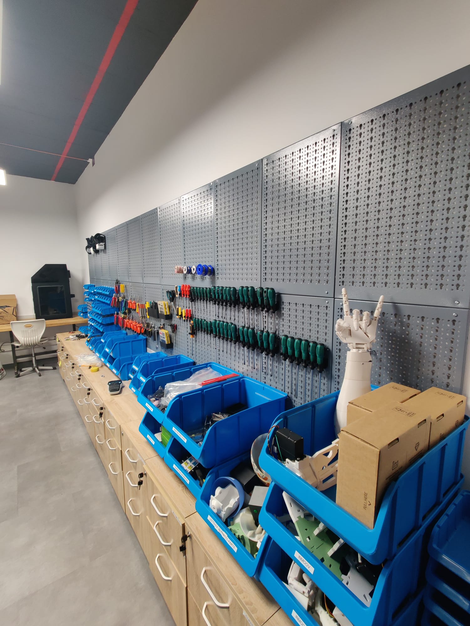 Unibuc Robotics students in the lab